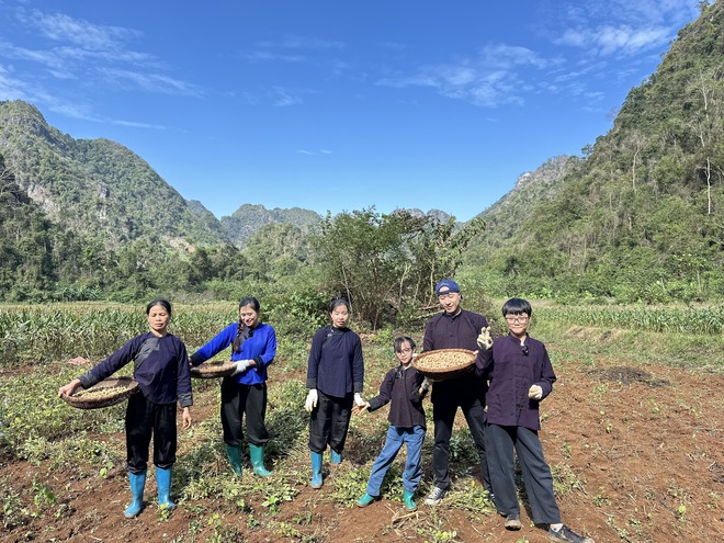 Chuyến đi khiến nhạc trưởng Đồng Quang Vinh nhận ra điều m&igrave;nh đ&atilde; bỏ qu&ecirc;n khi l&agrave;m bố- Ảnh 3.