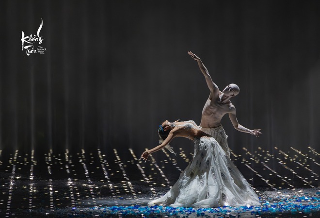 "Chim c&ocirc;ng l&agrave;ng m&uacute;a" Dương Lệ B&igrave;nh lần đầu mang điệu m&uacute;a "Khổng Tước" đến Việt Nam- Ảnh 6.