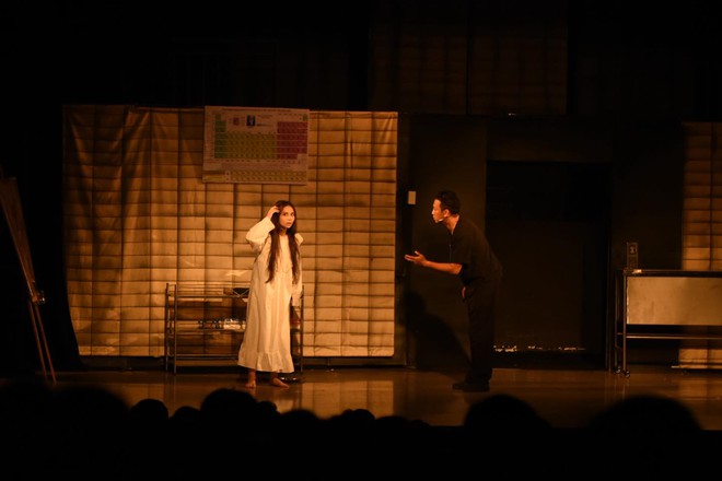 Sân khấu kịch tất bật sáng đèn, hát bội, xiếc "cháy vé" - Ảnh 2. Sân khấu kịch tất bật sáng đèn, hát bội, xiếc "cháy vé" - Ảnh 2.