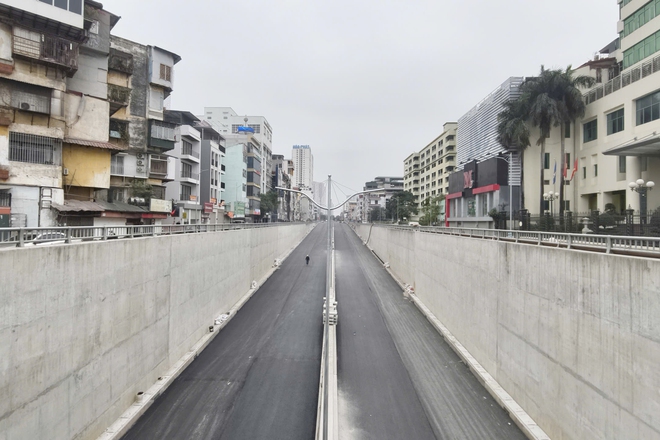 Hà Nội: Phòng CSGT và Sở Xây dựng tháo gỡ hơn 50 "điểm đen" ùn tắc giao thông- Ảnh 3. Hà Nội: Phòng CSGT và Sở Xây dựng tháo gỡ hơn 50 "điểm đen" ùn tắc giao thông- Ảnh 3.