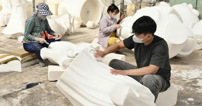 B&ecirc;n trong xưởng linh vật ngựa B&iacute;nh Ngọ ở Đồng Nai những ng&agrave;y cao điểm Tết- Ảnh 22.