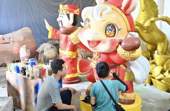 B&ecirc;n trong xưởng linh vật ngựa B&iacute;nh Ngọ ở Đồng Nai những ng&agrave;y cao điểm Tết- Ảnh 21.