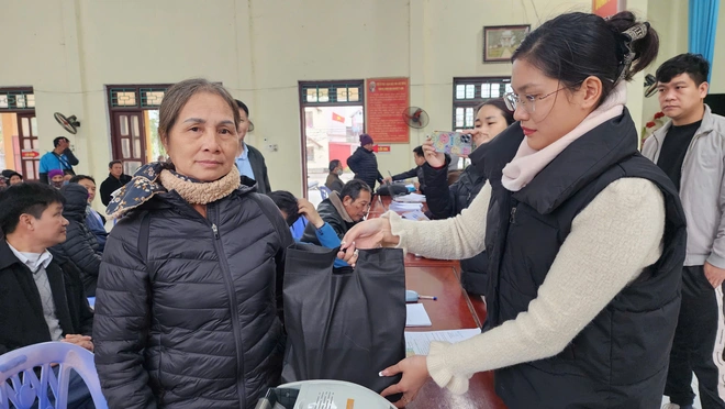 Cận Tết, người d&acirc;n phấn khởi nhận bồi thường giải ph&oacute;ng mặt bằng s&acirc;n bay Gia B&igrave;nh- Ảnh 8.