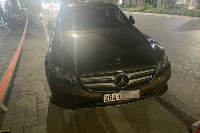 Hà Nội: CSGT siết chặt kiểm soát, nhiều tài xế "ma men" bị tạm giữ xe sau tiệc tất niên- Ảnh 2. Hà Nội: CSGT siết chặt kiểm soát, nhiều tài xế "ma men" bị tạm giữ xe sau tiệc tất niên- Ảnh 2.