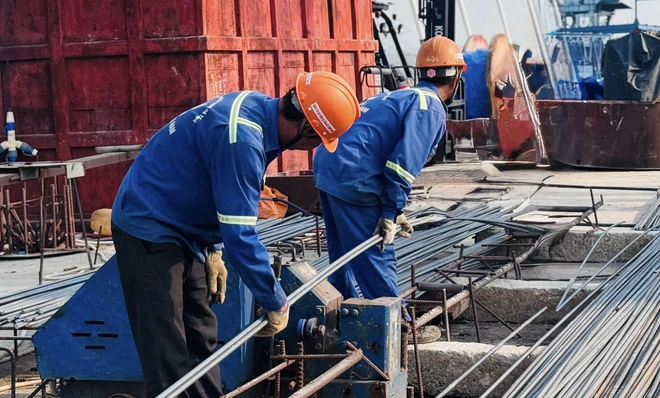 Tết không nghỉ trên công trường cao tốc, cầu lớn, sân bay Long Thành- Ảnh 6. Tết không nghỉ trên công trường cao tốc, cầu lớn, sân bay Long Thành- Ảnh 6.