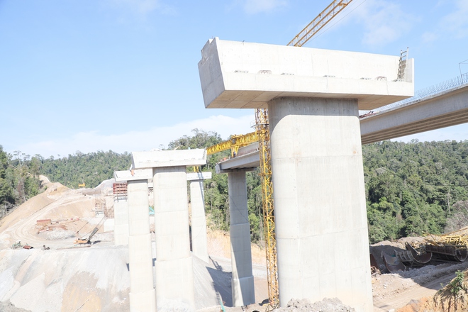 Những trụ cầu cao hơn 50m đang hình thành trên cao tốc Khánh Hòa - Buôn Ma Thuột- Ảnh 7. Những trụ cầu cao hơn 50m đang hình thành trên cao tốc Khánh Hòa - Buôn Ma Thuột- Ảnh 7.