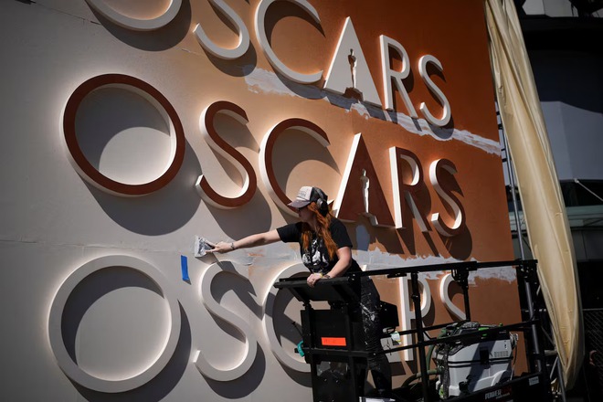 Hậu trường chuẩn bị Oscar 2026: An ninh được siết chặt, thảm đỏ đ&atilde; sẵn s&agrave;ng- Ảnh 3.