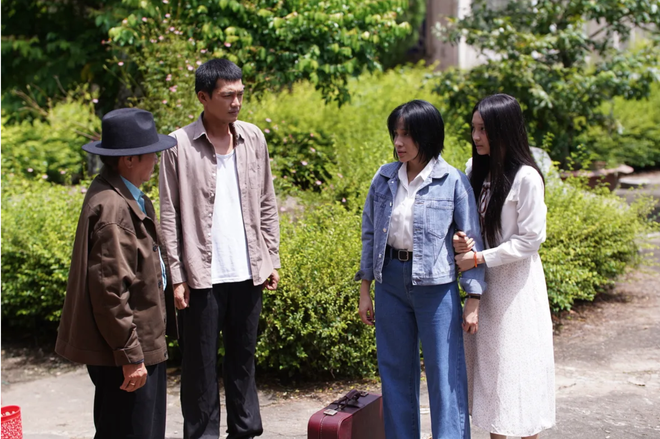 "Quỷ nhập tr&agrave;ng 2" dẫn đầu ph&ograve;ng v&eacute; Việt, vượt doanh thu 43 tỷ đồng sau hơn 1 ng&agrave;y ra rạp- Ảnh 6.