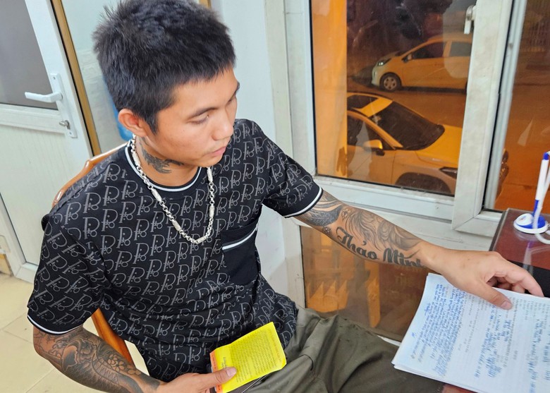 Hải Ph&ograve;ng: Xử l&yacute; xe v&agrave;o đường cấm, c&ocirc;ng an ph&aacute;t hiện l&aacute;i xe d&ugrave;ng GPLX giả - Ảnh 1.