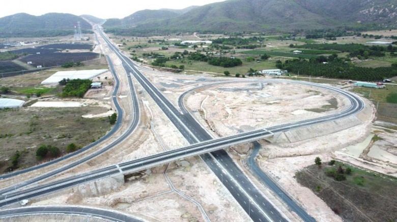 Tăng cường đảm bảo an to&agrave;n trong khai th&aacute;c mỏ vật liệu thi c&ocirc;ng cao tốc qua B&igrave;nh Thuận - Ảnh 1.