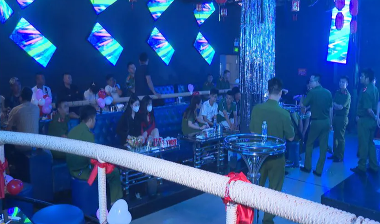 Ph&aacute;t hiện 25 đối tượng trong qu&aacute;n ăn dương t&iacute;nh với ma tu&yacute; - Ảnh 2.