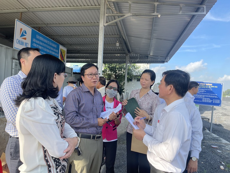 Người d&acirc;n nhường đất l&agrave;m đường ven s&ocirc;ng Đồng Nai vẫn mỏi m&ograve;n chờ t&aacute;i định cư - Ảnh 2.