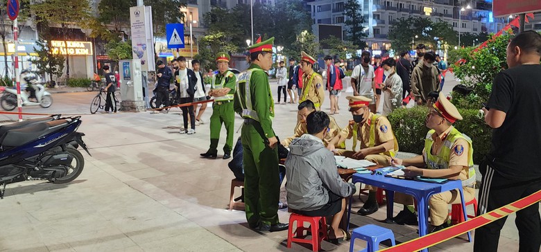 B&iacute; k&iacute;p k&eacute;o giảm TNGT cả 3 ti&ecirc;u ch&iacute; ở th&agrave;nh phố ven bờ vịnh Hạ Long - Ảnh 3.