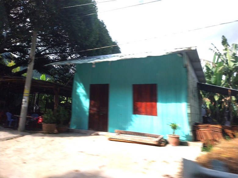 H&agrave;ng loạt h&agrave;ng qu&aacute;n chiếm đất rừng x&acirc;y c&ocirc;ng tr&igrave;nh tr&aacute;i ph&eacute;p tr&ecirc;n đ&egrave;o Ngoạn Mục - Ảnh 3.