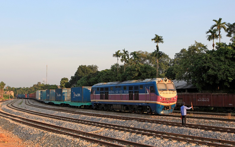 Nghi&ecirc;n cứu đầu tư đường sắt L&agrave;o Cai - H&agrave; Nội - Hải Ph&ograve;ng