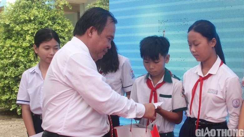 Nhiều hoạt động tại ngày hội thanh niên với văn hóa giao thông ở Cà Mau - Ảnh 6. Nhiều hoạt động tại ngày hội thanh niên với văn hóa giao thông ở Cà Mau - Ảnh 6.