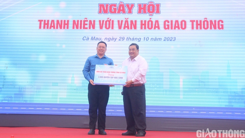 Nhiều hoạt động tại ngày hội thanh niên với văn hóa giao thông ở Cà Mau - Ảnh 9. Nhiều hoạt động tại ngày hội thanh niên với văn hóa giao thông ở Cà Mau - Ảnh 9.