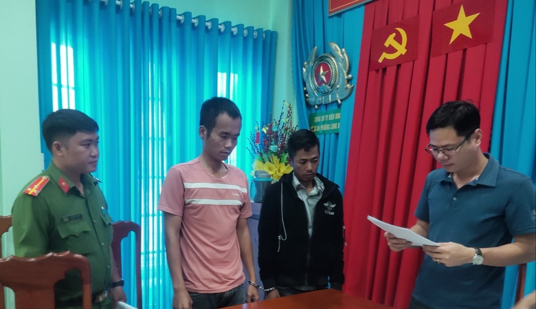 Bắt 2 đối tượng lập Zalo, Facebook lừa tiền l&atilde;nh đạo tại Đắk N&ocirc;ng - Ảnh 1.