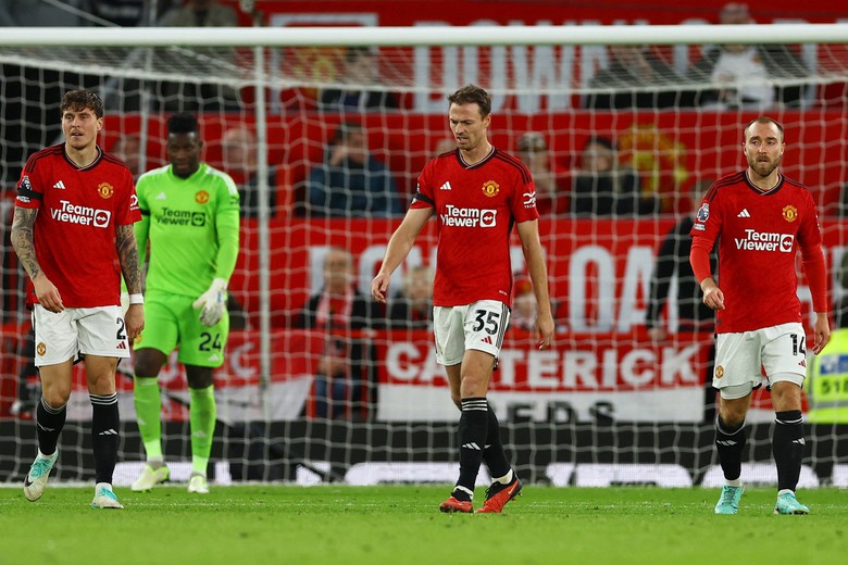 Thua thảm Man City tr&ecirc;n s&acirc;n nh&agrave;, d&agrave;n sao MU bị chấm điểm thấp kh&oacute; tin - Ảnh 1.