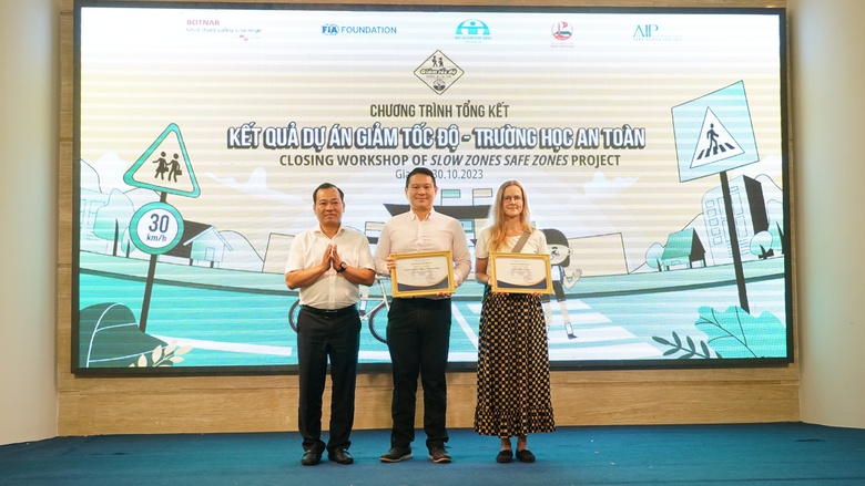 Kỷ niệm 5 năm dự án “Giảm tốc độ - Trường học an toàn” - Ảnh 3. Kỷ niệm 5 năm dự án “Giảm tốc độ - Trường học an toàn” - Ảnh 3.