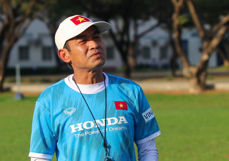 Cho&aacute;ng với số lượng HLV phải chia tay H&agrave; Nội FC trong hơn 2 năm  - Ảnh 1.