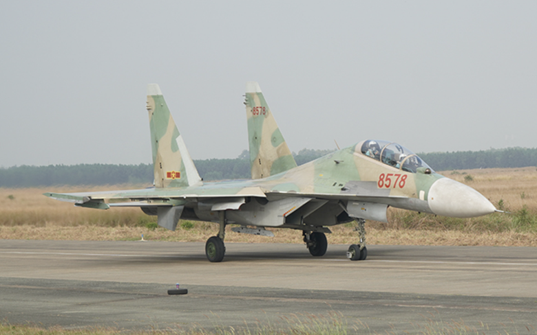 S&acirc;n bay Bi&ecirc;n H&ograve;a c&oacute; sẵn đường băng, đường lăn, s&acirc;n đỗ thuận lợi khai th&aacute;c lưỡng dụng