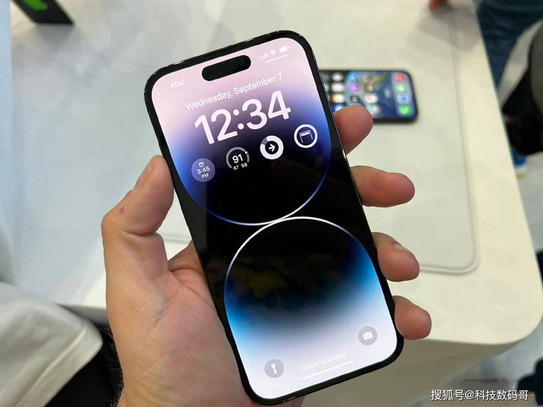 Qu&ecirc;n việc 1 số bộ sạc Trung Quốc v&ocirc; dụng với iPhone 15 đi, đ&acirc;y mới đ&aacute;ng gọi l&agrave; "lỗi"? - Ảnh 1.