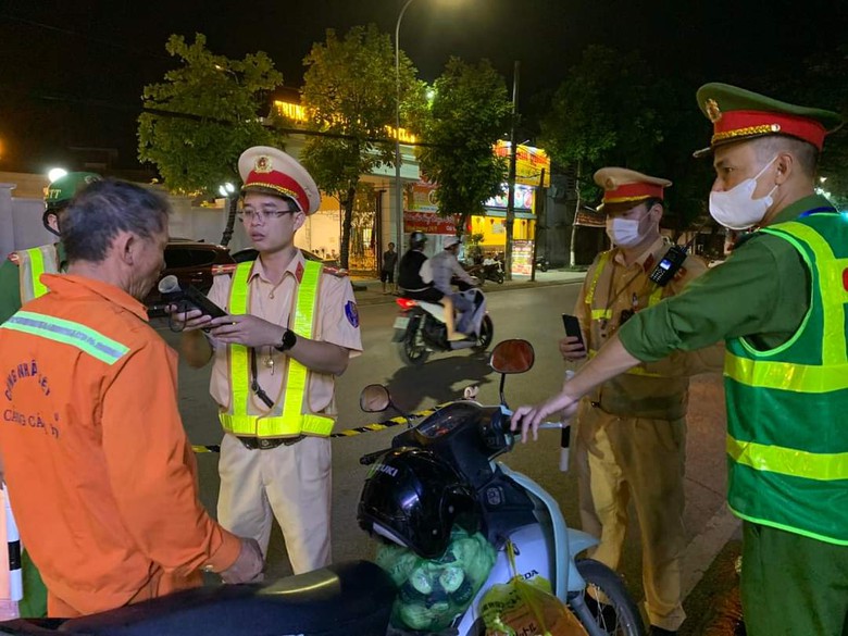 X&ocirc;n xao th&ocirc;ng tin chỉ đạo kiểm so&aacute;t nồng độ cồn của C&ocirc;ng an Hải Ph&ograve;ng bị chia sẻ tr&ecirc;n MXH - Ảnh 2.