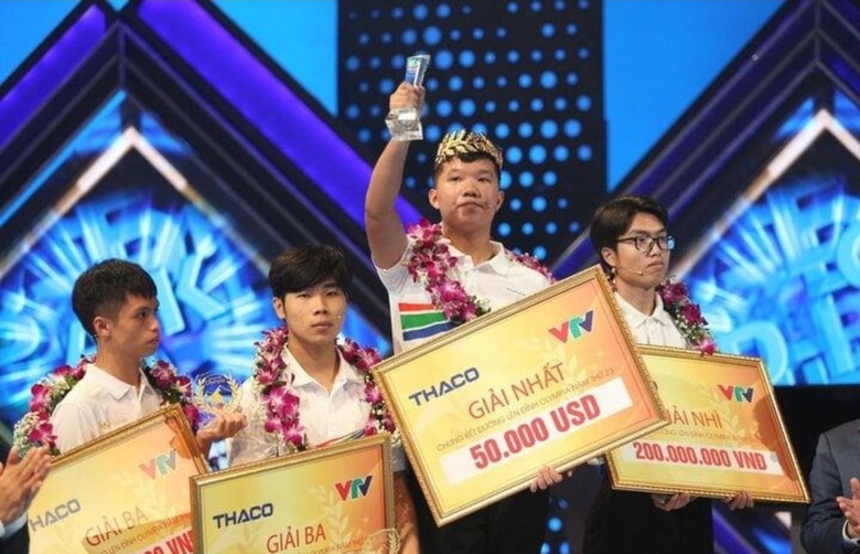 H&agrave;ng ngh&igrave;n người vỡ o&agrave; khi L&ecirc; Xu&acirc;n Mạnh v&ocirc; địch Olympia 23 - Ảnh 4.