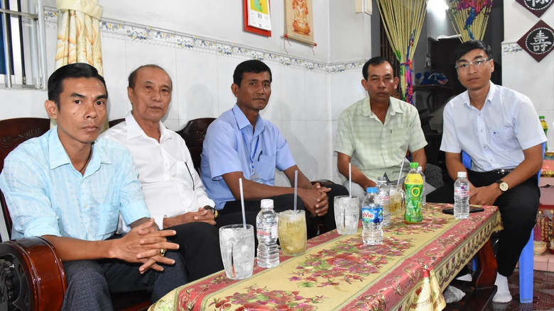 Hơn 32 triệu đồng gi&uacute;p đỡ gia đ&igrave;nh t&agrave;i xế đột quỵ cố giữ mạng 32 h&agrave;nh kh&aacute;ch - Ảnh 2.