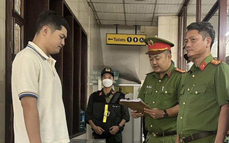 Khởi tố, bắt giam Ph&oacute; gi&aacute;m đốc C&ocirc;ng ty Th&agrave;nh Bưởi, con trai chủ h&atilde;ng xe