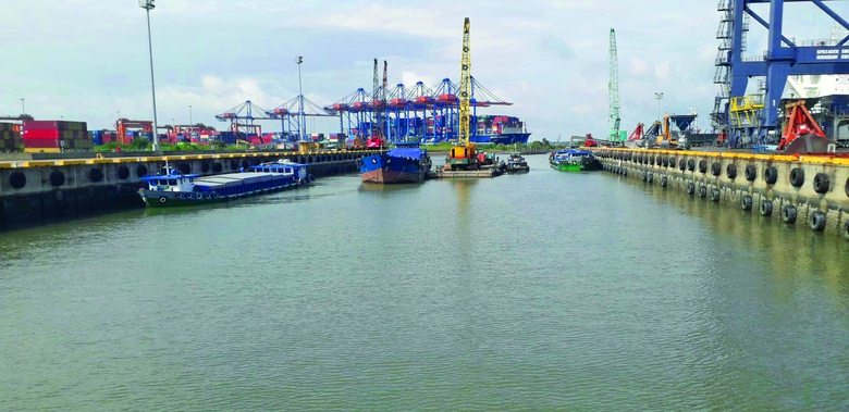 Tỉnh thu ph&iacute; chất nạo v&eacute;t, doanh nghiệp k&ecirc;u trời - Ảnh 1.