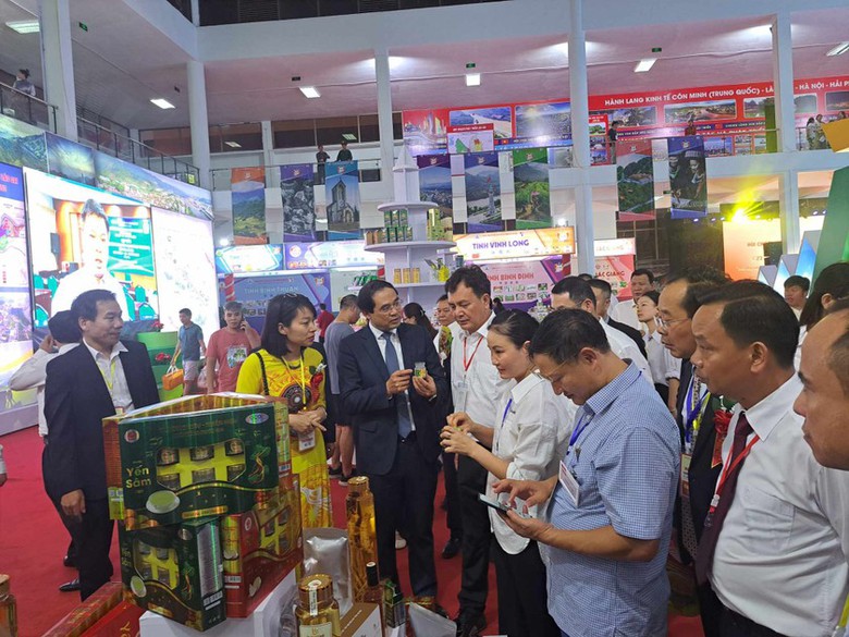 Gần 900 gian h&agrave;ng tham gia Hội chợ thương mại quốc tế Việt - Trung năm 2023 - Ảnh 1.