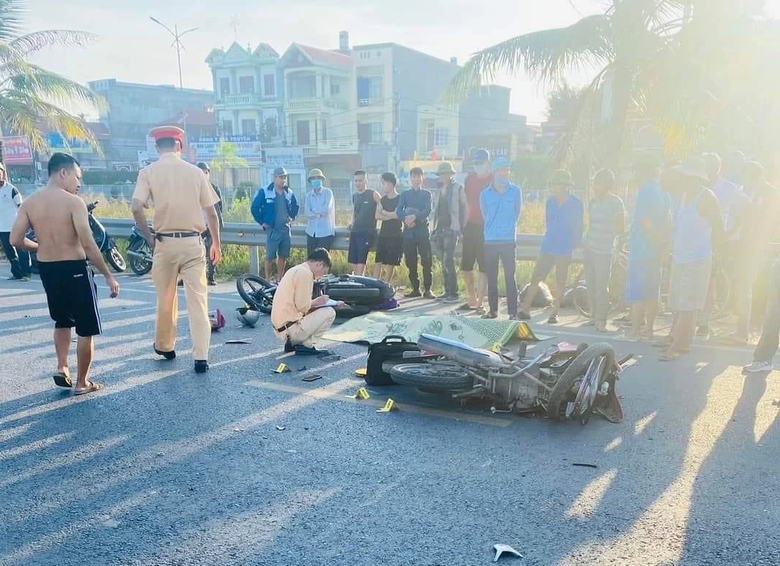 Hải Ph&ograve;ng: Hai xe m&aacute;y đi ngược chiều h&uacute;c nhau, t&agrave;i xế tử vong - Ảnh 1.