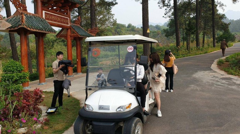 Siết quy chuẩn, ngăn xe bốn b&aacute;nh chở người kh&ocirc;ng đủ điều kiện b&aacute;n ra thị trường - Ảnh 1.