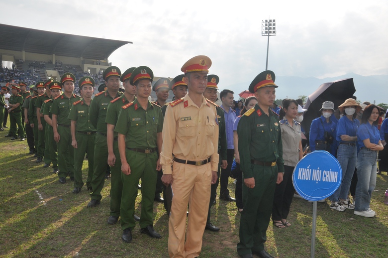 Trên ba nghìn người tham gia "Thanh niên với văn hóa giao thông" tại Yên Bái - Ảnh 4. Trên ba nghìn người tham gia "Thanh niên với văn hóa giao thông" tại Yên Bái - Ảnh 4.