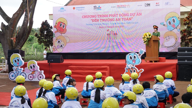 Phát động dự án "Đến trường an toàn" cho học sinh tại Gia Lai - Ảnh 1. Phát động dự án "Đến trường an toàn" cho học sinh tại Gia Lai - Ảnh 1.