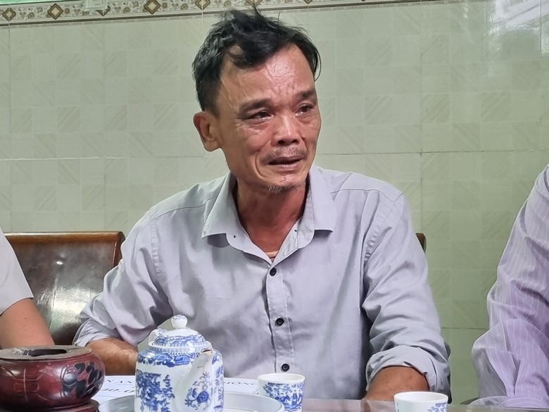 X&oacute;t xa cha gi&agrave; kh&oacute;c nghẹn nhớ con trai &uacute;t vừa ra trường đ&atilde; tử vong v&igrave; TNGT - Ảnh 1.