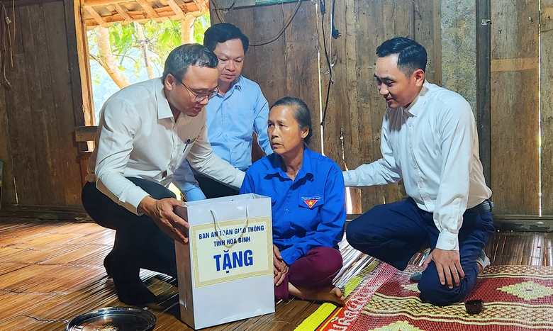 Chia sẻ nỗi đau với gia đình nạn nhân tai nạn, bài học cảnh tỉnh cho người đang sống - Ảnh 2. Chia sẻ nỗi đau với gia đình nạn nhân tai nạn, bài học cảnh tỉnh cho người đang sống - Ảnh 2.