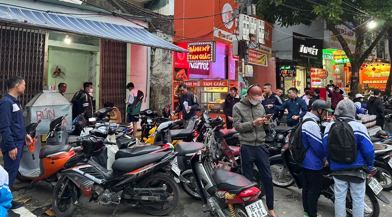 Hàng trăm thanh, thiếu niên, học sinh vi phạm giao thông - Ảnh 1. Hàng trăm thanh, thiếu niên, học sinh vi phạm giao thông - Ảnh 1.