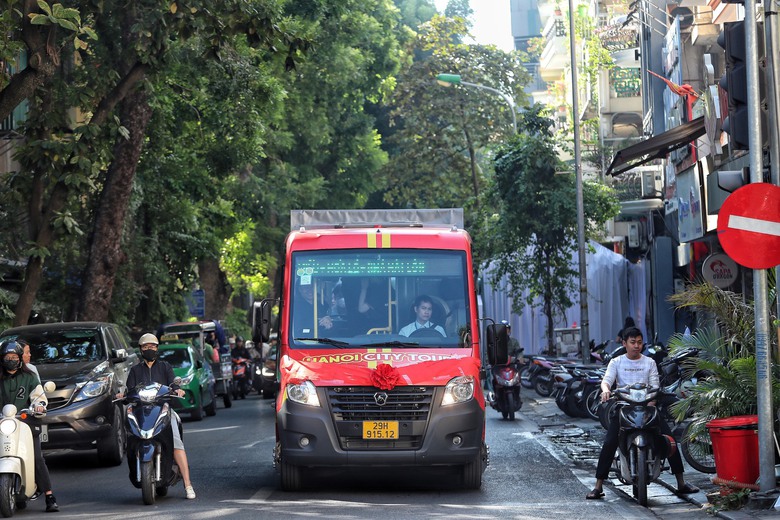 H&agrave; Nội ch&iacute;nh thức khai trương tuyến City Tour một tầng tho&aacute;ng n&oacute;c - Ảnh 3.