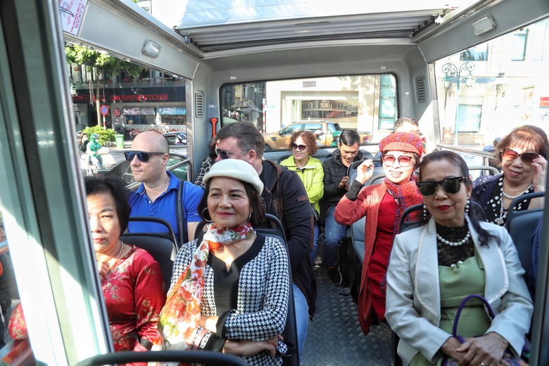 H&agrave; Nội ch&iacute;nh thức khai trương tuyến City Tour một tầng tho&aacute;ng n&oacute;c - Ảnh 1.
