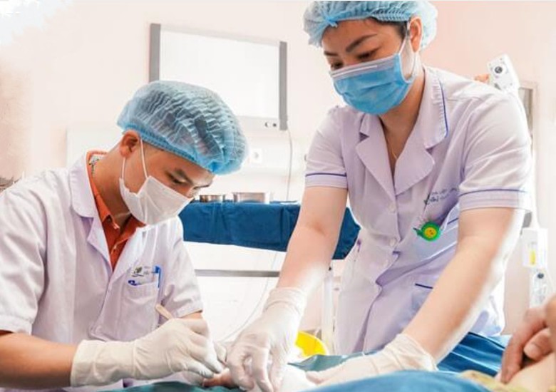 Gia tăng người bị ch&oacute; tấn c&ocirc;ng phải ti&ecirc;m huyết thanh, vaccine ph&ograve;ng dại   - Ảnh 1.