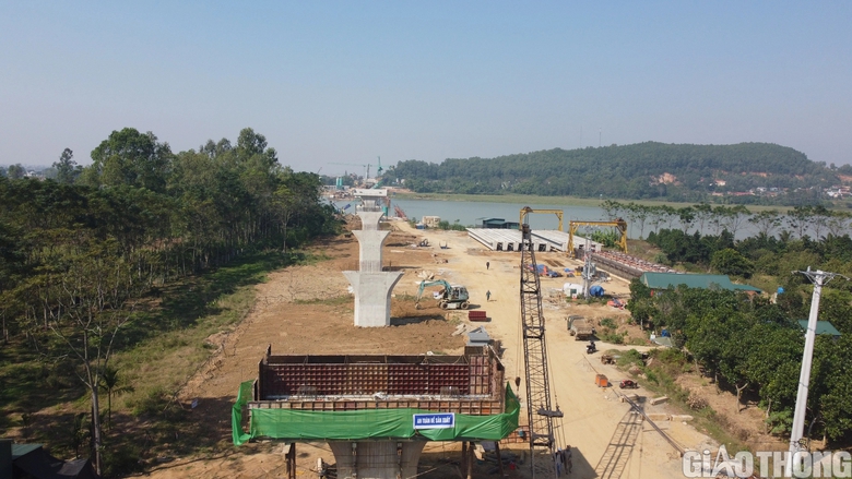 Thi c&ocirc;ng c&acirc;y cầu d&agrave;i nhất tr&ecirc;n s&ocirc;ng M&atilde; - Ảnh 2.