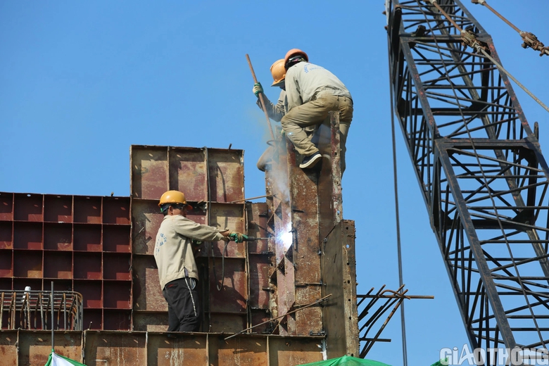 Thi c&ocirc;ng c&acirc;y cầu d&agrave;i nhất tr&ecirc;n s&ocirc;ng M&atilde; - Ảnh 9.