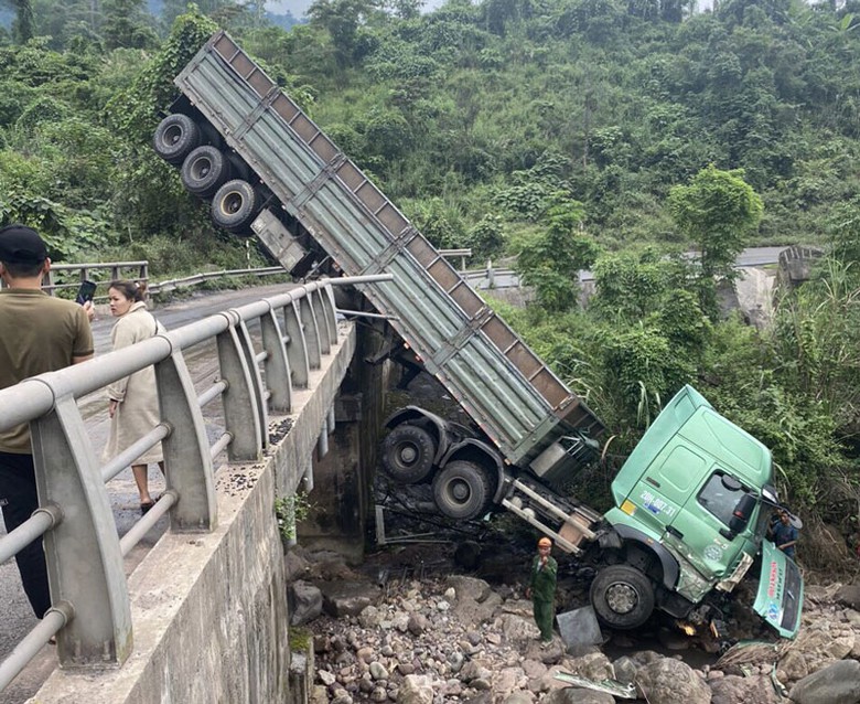 Hiện trường vụ tai nạn - Ảnh: Đ.T. Hiện trường vụ tai nạn - Ảnh: Đ.T.