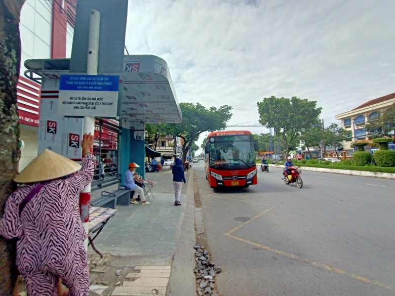 B&aacute;t phố Cần Thơ bằng xe bu&yacute;t, tại sao kh&ocirc;ng? - Ảnh 1.