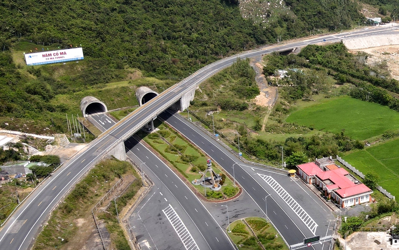 Thực tập cứu nạn, cứu hộ tại hầm Cổ M&atilde;, phương tiện lưu th&ocirc;ng như thế n&agrave;o? - Ảnh 1.