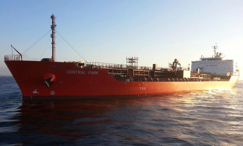 Tàu chiến Mỹ giải cứu tàu chở hàng có thuyền viên người Việt bị tấn công gần Yemen - Ảnh 1. Tàu chiến Mỹ giải cứu tàu chở hàng có thuyền viên người Việt bị tấn công gần Yemen - Ảnh 1.