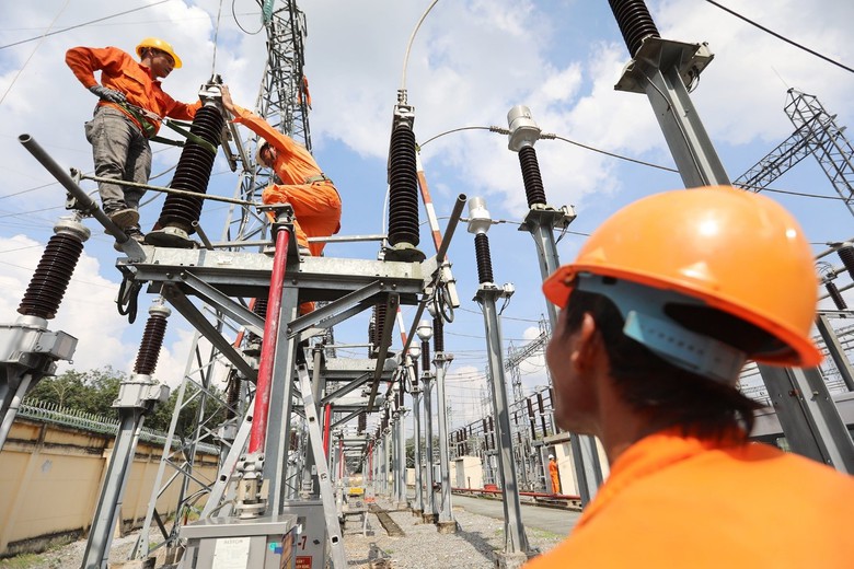 L&atilde;nh đạo EVNSPC l&agrave;m việc với c&aacute;c đơn vị th&agrave;nh vi&ecirc;n để đảm bảo ho&agrave;n th&agrave;nh kế hoạch 2023 - Ảnh 2.